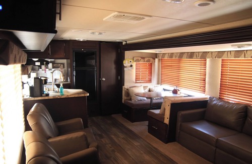Tehama County House | Peaceful, clean, spacious RV at a great bargain. with 2 amazing MR COOL ACs