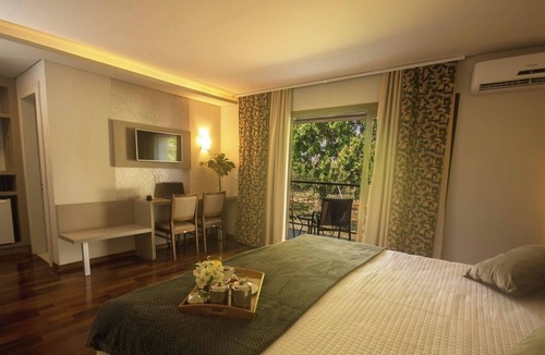 Foz do Iguacu Hotel | Peaceful & Comfortable | 3 Spacious Rooms Near Bird Park & Iguazu Falls