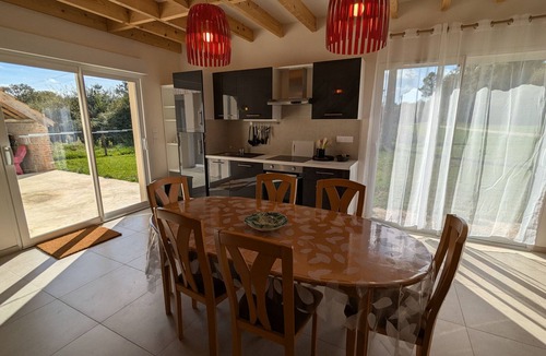 Ligny-le-Ribault Cottage | Peaceful cottage in Sologne with garden and private parking