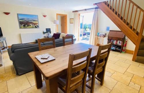 Stoney Middleton House | Peaceful Cottage, Space & Walks