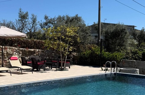 Mangualde House | Peaceful Countryside Escape with Pool - 4 Bedrooms & Full Comfort