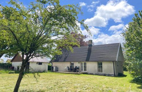 Hammenhog House | Peaceful Country Escape with Terrace
