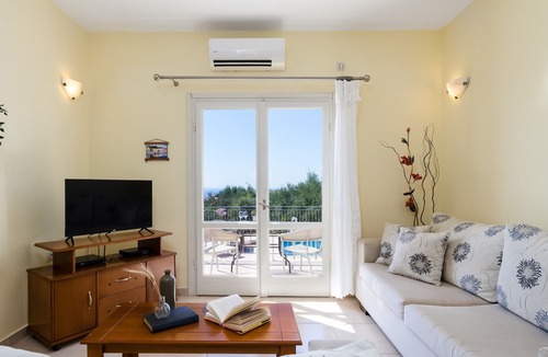 Fiskardo Villa | Peaceful countryside location with authentic village charm