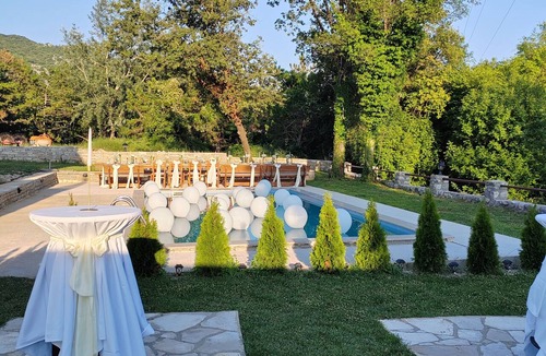 Trebesinj Apartment | Peaceful countryside apartment with a private pool