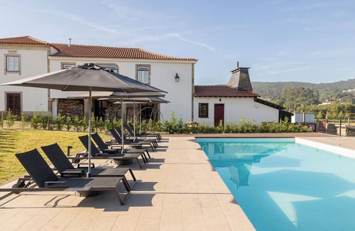 Braga Apartment | Peaceful Countryside Retreat with Pool and Beautiful Garden Views Near Gerês