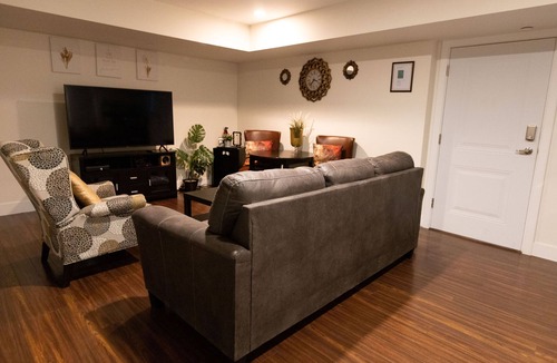 Maple Ridge House | Peaceful + Cozy Maple Ridge Hideaway | Home Away from Home