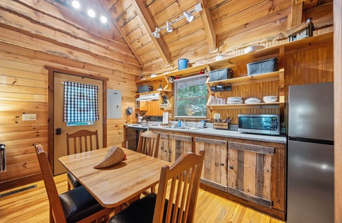 Dahlonega Cabin | Peaceful Creekside Cabin with Hot Tub + Game Room