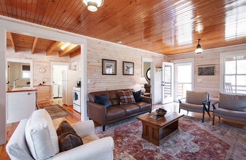 Lexington Cabin | Peaceful Creekside Retreat w/Fire Pit & Game Room Near Historic Lexington, VA