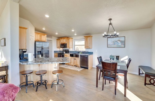 Harvard Cottage | Peaceful Deary Vacation Rental w/Deck & Views!