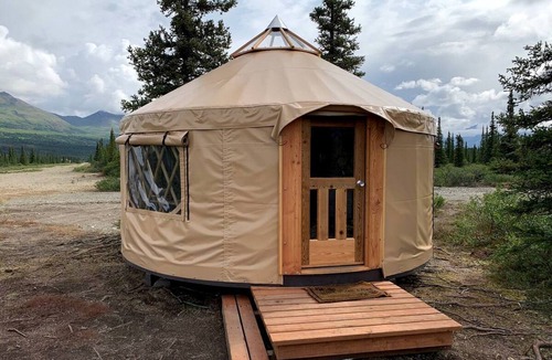 Cantwell Cabin | Peaceful Denali Accommodation for Yurt Glamping in Alaska