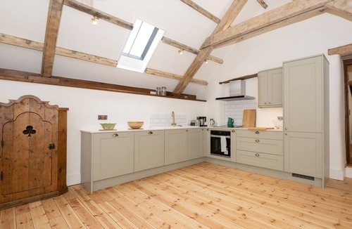 Yeoford House | Peaceful Devon hideaway with wood fired hot tub and great pubs.