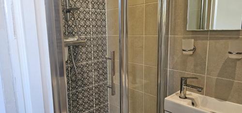 Reading House | Peaceful Double and Single Ensuite Rooms