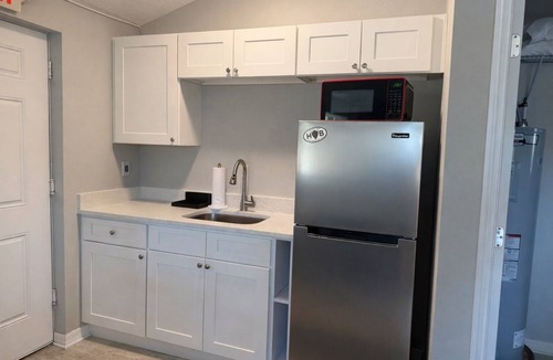 Clermont Apartment | -Peaceful Downtown Clermont Studio-Unit A-