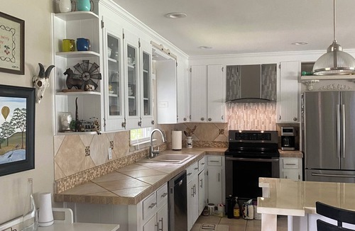 Thomas Drive House | Peaceful, elegant country living.