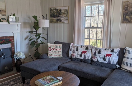 Elkin Cottage | Peaceful Elkin Wine Country Cottage