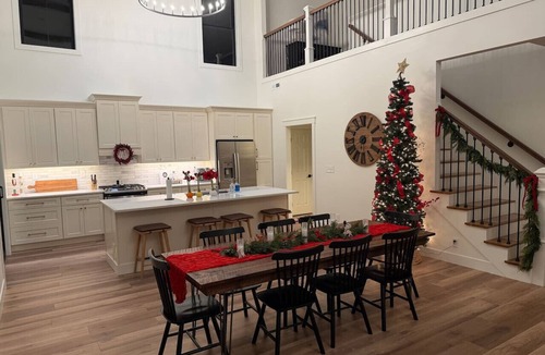 Harriman House | Peaceful Emory River Retreat w/Waterfront/Sleeps 12!