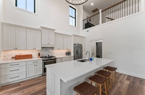 Harriman House | Peaceful Emory River Retreat w/Waterfront/Sleeps 12!