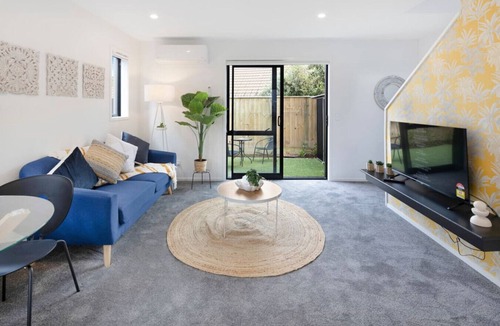 Lower Hutt Apartment | Peaceful Escape at Biddle Cres