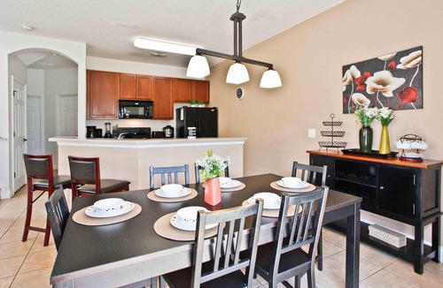 Bellavida House | Peaceful Family Stay This Fall