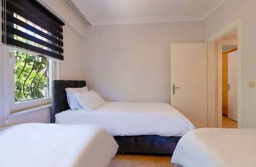 Camyuva Apartment | Peaceful Flat with Shared Pool in Camyuva Kemer
