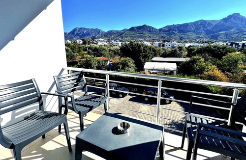 Zeytinlik Apartment | Peaceful Flat with Shared Pool Near Sea in Kyrenia