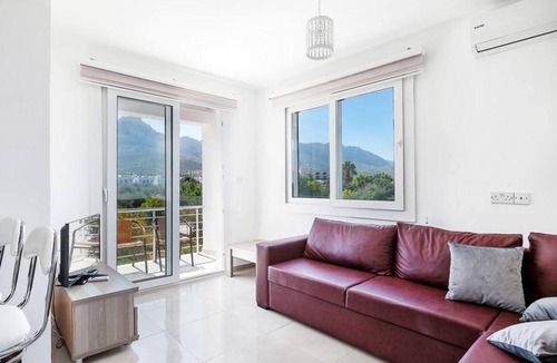 Zeytinlik Apartment | Peaceful Flat with Shared Pool Near Sea in Kyrenia