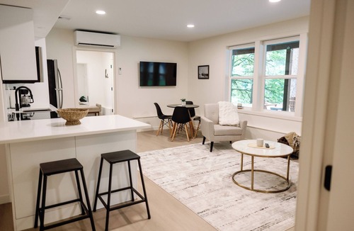 Washougal House | Peaceful Forest Riverfront Escape near PDX w/Hot Tub, Kayaks, & River Access