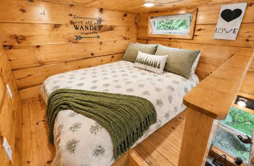 Newport Apartment | Peaceful Forest Tiny Home
