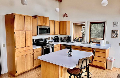 Olga House | Peaceful Forest Retreat w/Water Views & Stove