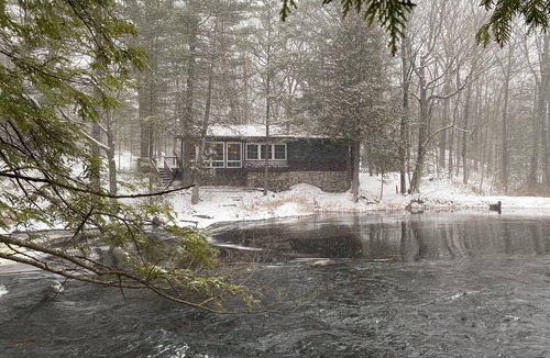 Havelock-Belmont-Methuen Cottage | Peaceful Forested Riverside Cottage with a Hot Tub, Cozy Vibes & Pets Welcome