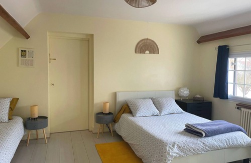 Chennevieres-sur-Marne Bed & Breakfast | Peaceful stay between Paris and Disneyland - 2 comfortable rooms with garden