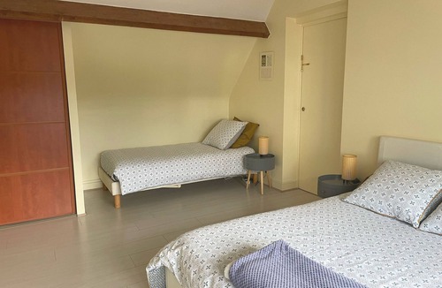 Chennevieres-sur-Marne Bed & Breakfast | Peaceful stay between Paris and Disneyland - 2 comfortable rooms with garden