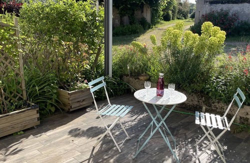 Saint-Georges-sur-Cher Cottage | Peaceful cottage, parking, pets allowed