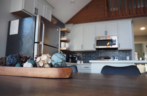 Lake Harmony Estates Ski Chalet | Peaceful fully renovated chalet in Lake Harmony, dog friendly!