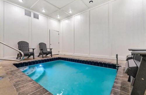 Sevierville House | Peaceful Getaway Luxe Cabin w Private Pool