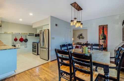 Indianapolis House | Peaceful Getaway Scenic Park & River Views in the heart of Broad Ripple Village!