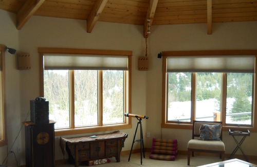 White Salmon House | Peaceful Getaway w/ Stunning Views, Deck! Hike, Mtn Bike, min to river! Sleeps 5