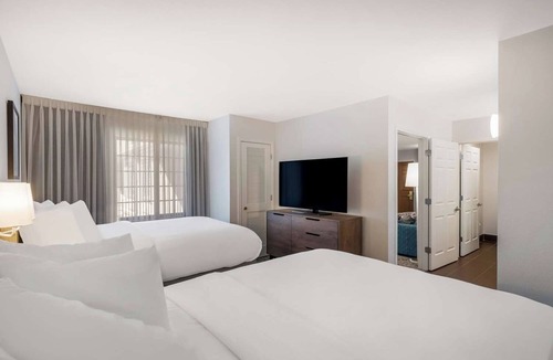 Acres Green Hotel | Peaceful Getaway with Ample Space and Living Area | 2 Family Ready Suites