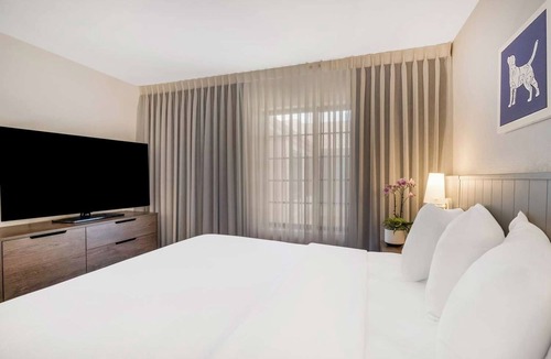 Acres Green Hotel | Peaceful Getaway with Ample Space and Living Area | 2 Family Ready Suites