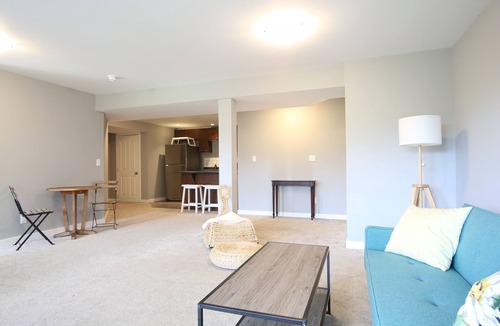 East Hill House | Peaceful guest accommodation with private patio and beautiful view