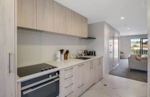 Lower Hutt Apartment | Peaceful Hideaway: Studio in Macky