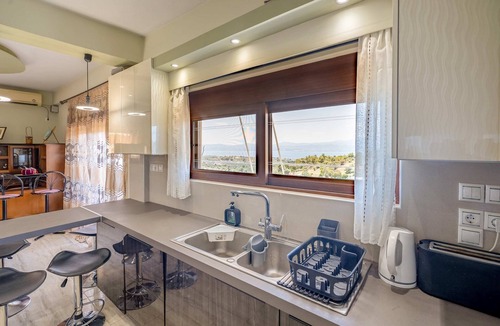 Eretria Apartment | Peaceful Hilltop Apartment With Balcony Sea View