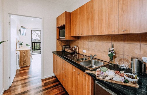 Mudgeeraba Cabin | Peaceful Hilltop Cabin with Outdoor Bathtub and Wildlife Views Near Springbrook, Mudgeeraba, Queensland