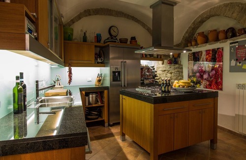 Ripabottoni Apartment | Peaceful Hilltop Escape