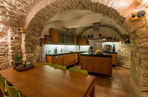 Ripabottoni Apartment | Peaceful Hilltop Escape
