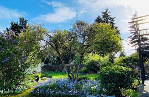 Kent House | Peaceful Home-Centrally Located West Hill, Kent