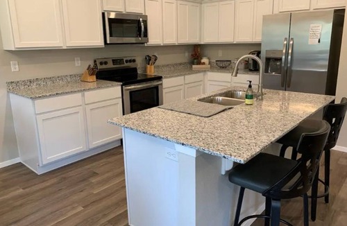Benton County House | Peaceful home, conveniently located!