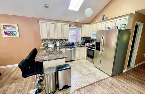 Tunkhannock Township House | Peaceful house with hot tub, private swimming pool, etc.