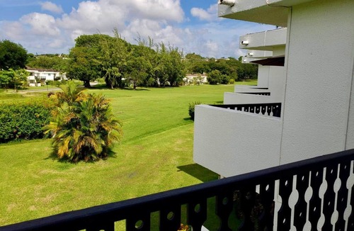 Rendezvous Apartment | Peaceful intensely clean unit overlooking tropical gardens and golf course