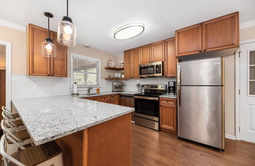 Kannapolis House | Peaceful Kannapolis Lodge! Super Spacious, Fenced Yard For Pets, Near Concord Mills Mall & Speedway!